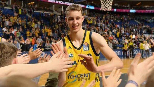 共同抬高上 共同抬高上